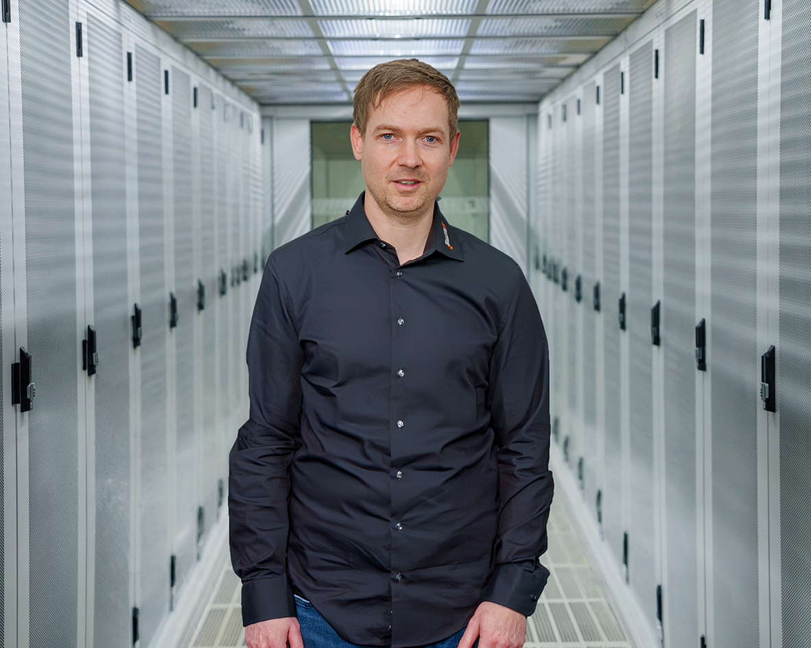 Lukas Blaschke im Rechenzentrum